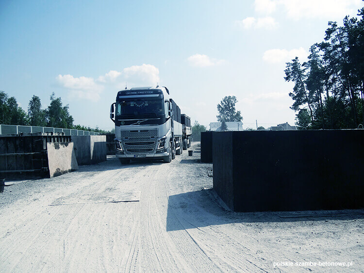 Transport szamb betonowych  w Daleszycach